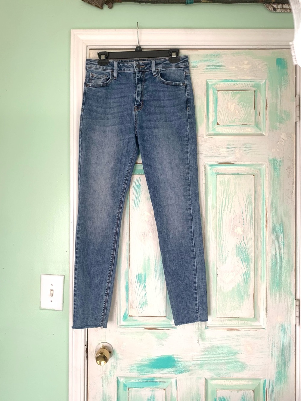 Hidden Jeans Buckle Medium Wash Slim Denim High Waisted Jeans 29